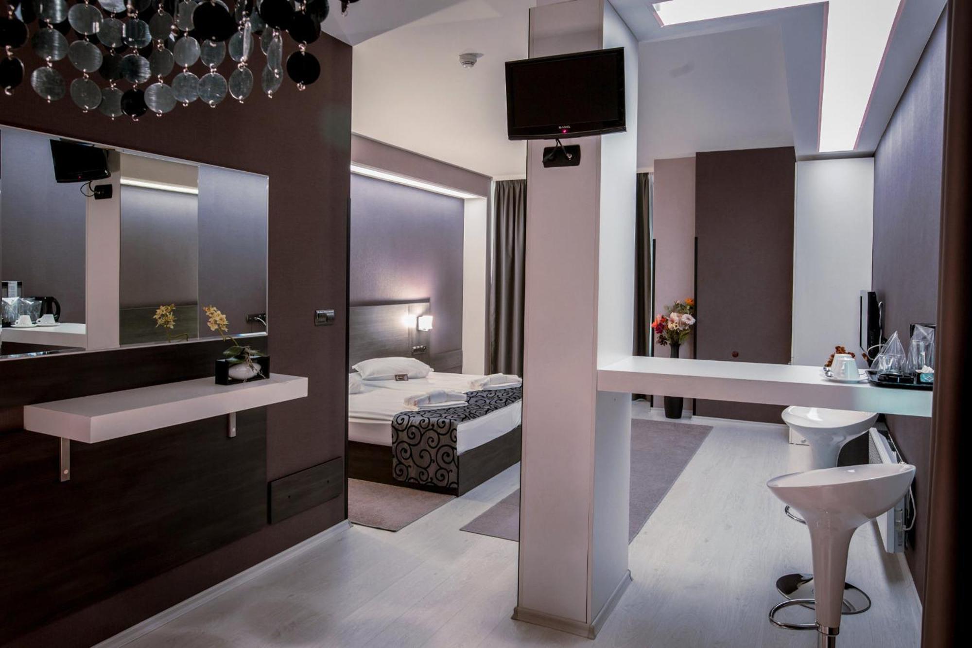 Hotel Idol ทาร์โกวิชเต ภายนอก รูปภาพ