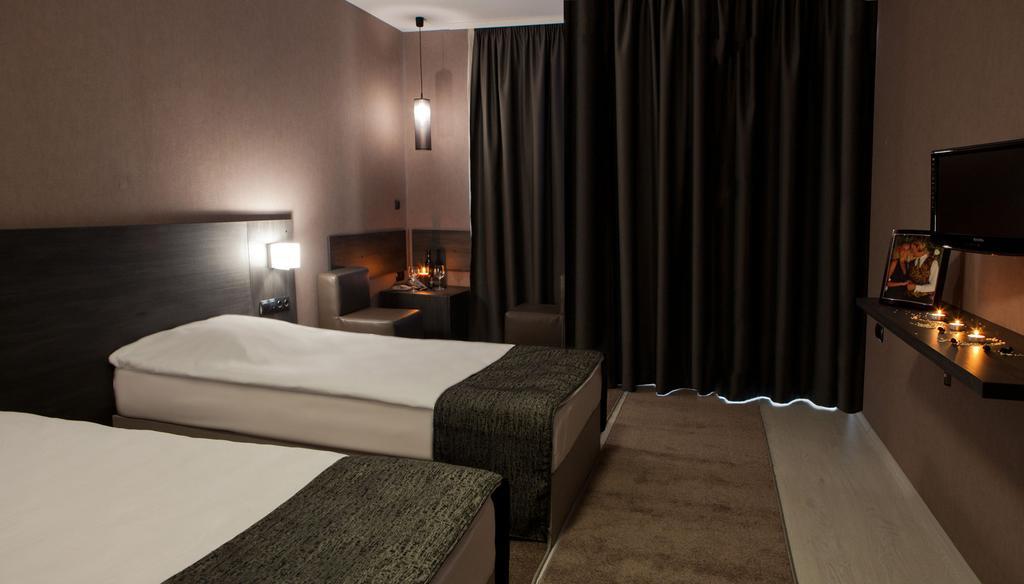 Hotel Idol ทาร์โกวิชเต ภายนอก รูปภาพ