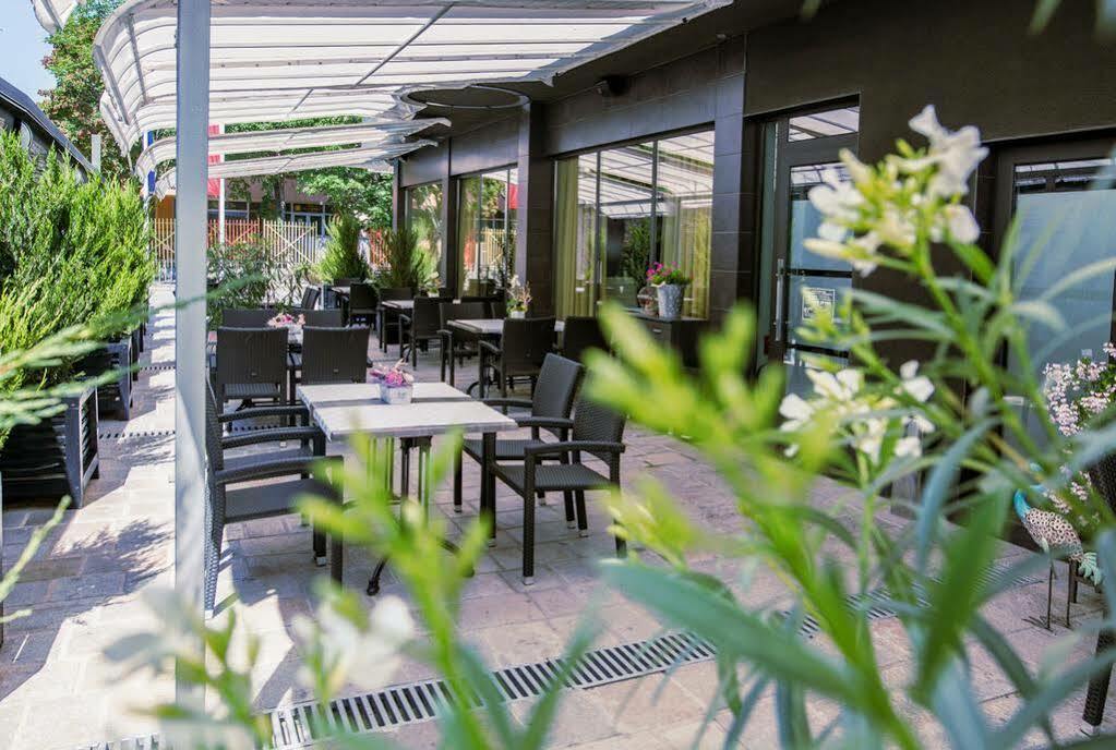 Hotel Idol ทาร์โกวิชเต ภายนอก รูปภาพ