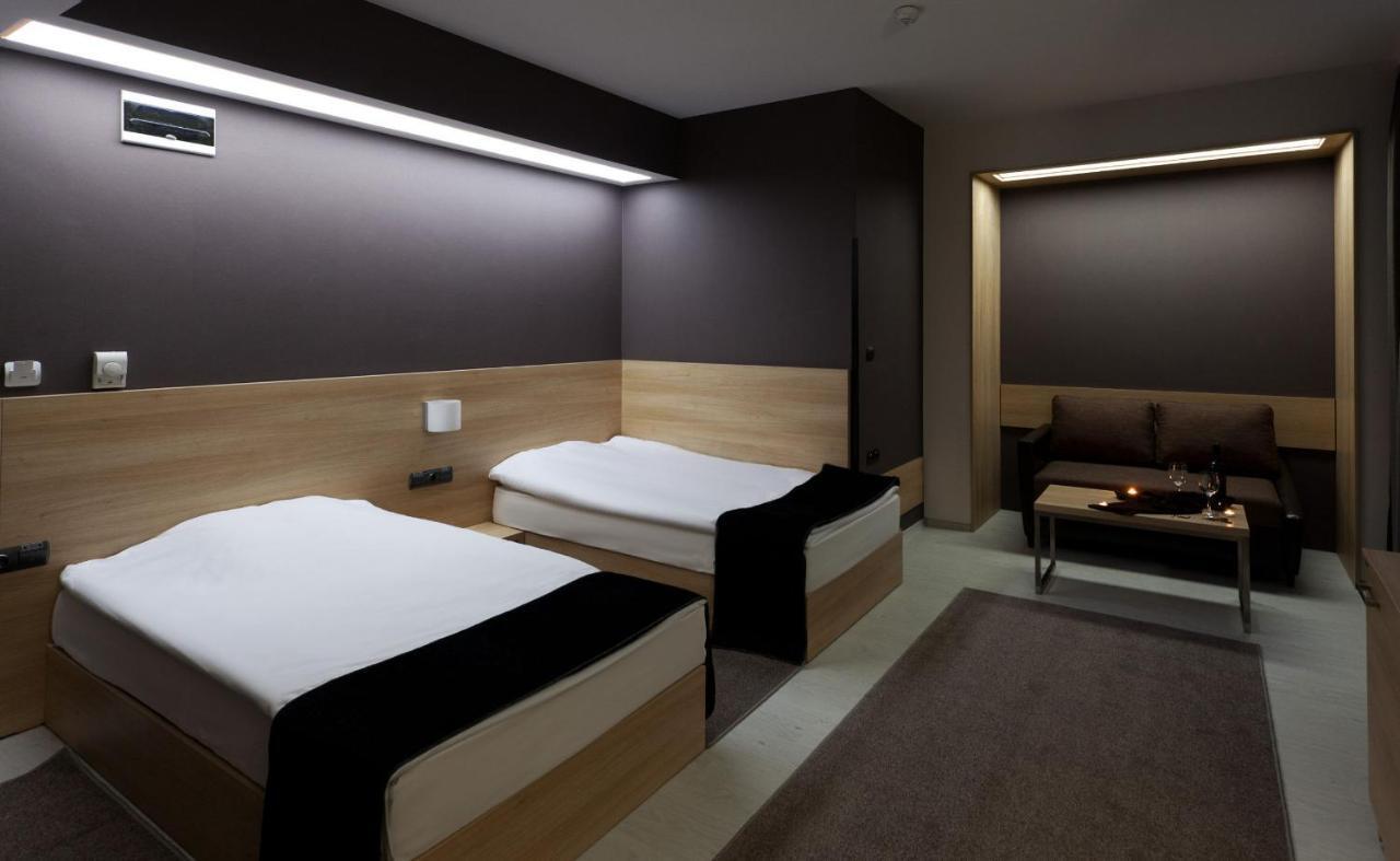 Hotel Idol ทาร์โกวิชเต ภายนอก รูปภาพ