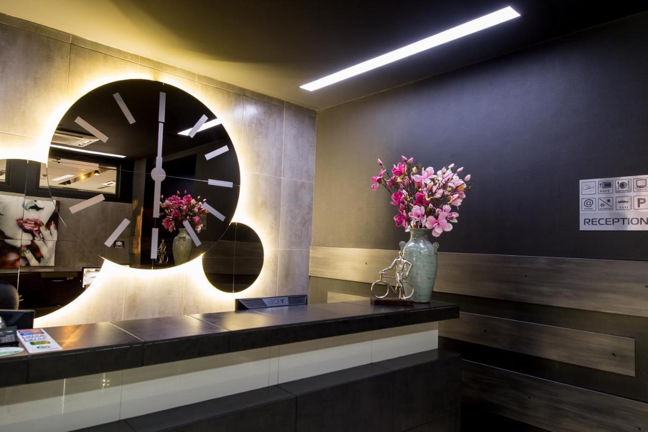 Hotel Idol ทาร์โกวิชเต ภายนอก รูปภาพ
